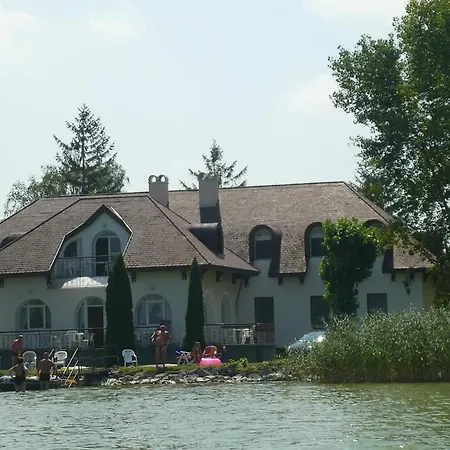 Aranyhidszallo 3* Balatonboglar