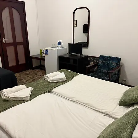 Bed & Breakfast Aranyhidszallo 3*