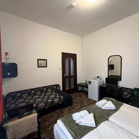 Aranyhidszallo Bed & Breakfast *