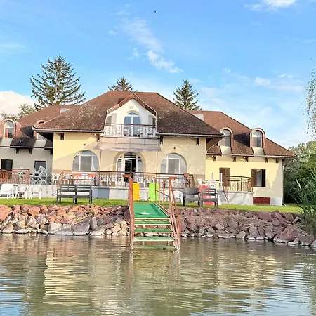 Aranyhídszálló Panzió