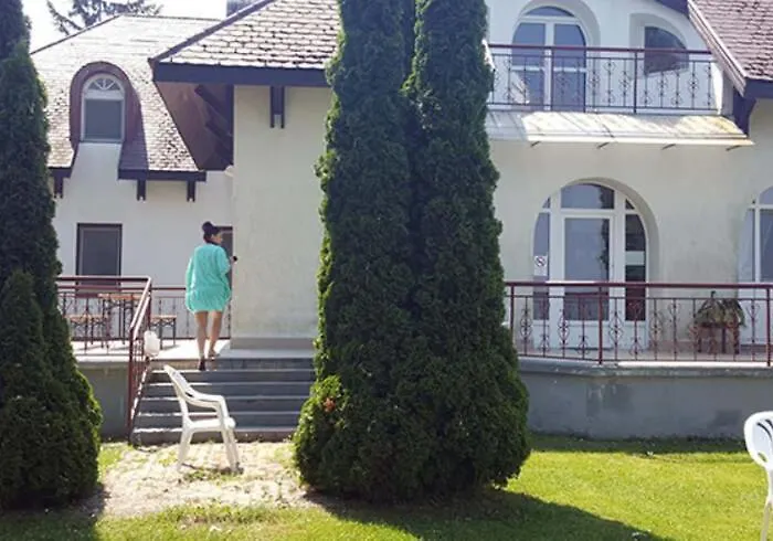 Aranyhidszallo * Balatonboglar